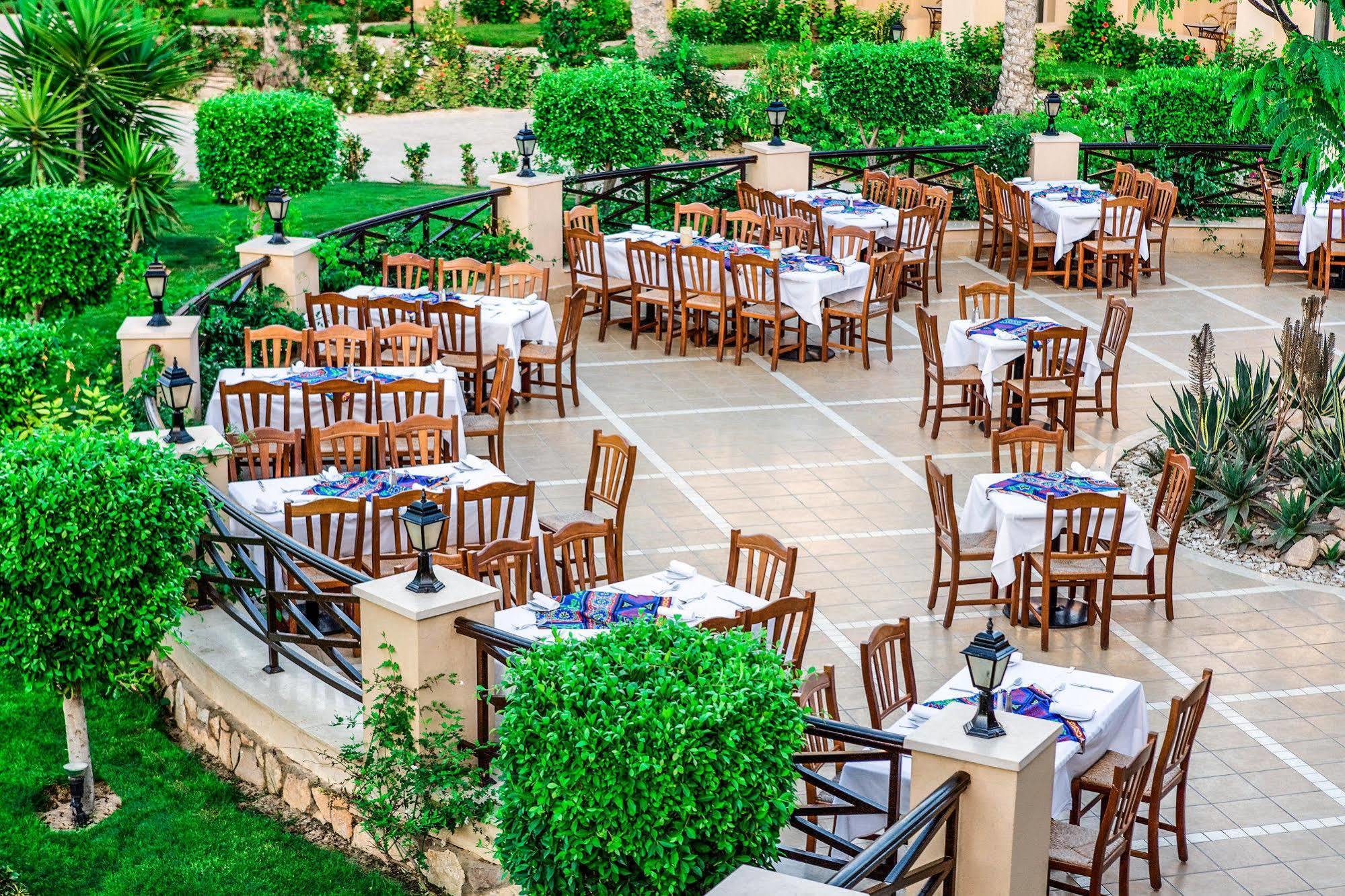 Jaz Almaza Resort, Almaza Bay Курортный комплекс 5*